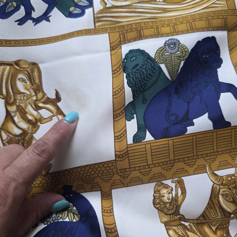 Hermes Paris  Torana Elegant Silk Scarf with Elephant and Gold Design - Picture 10 of 14